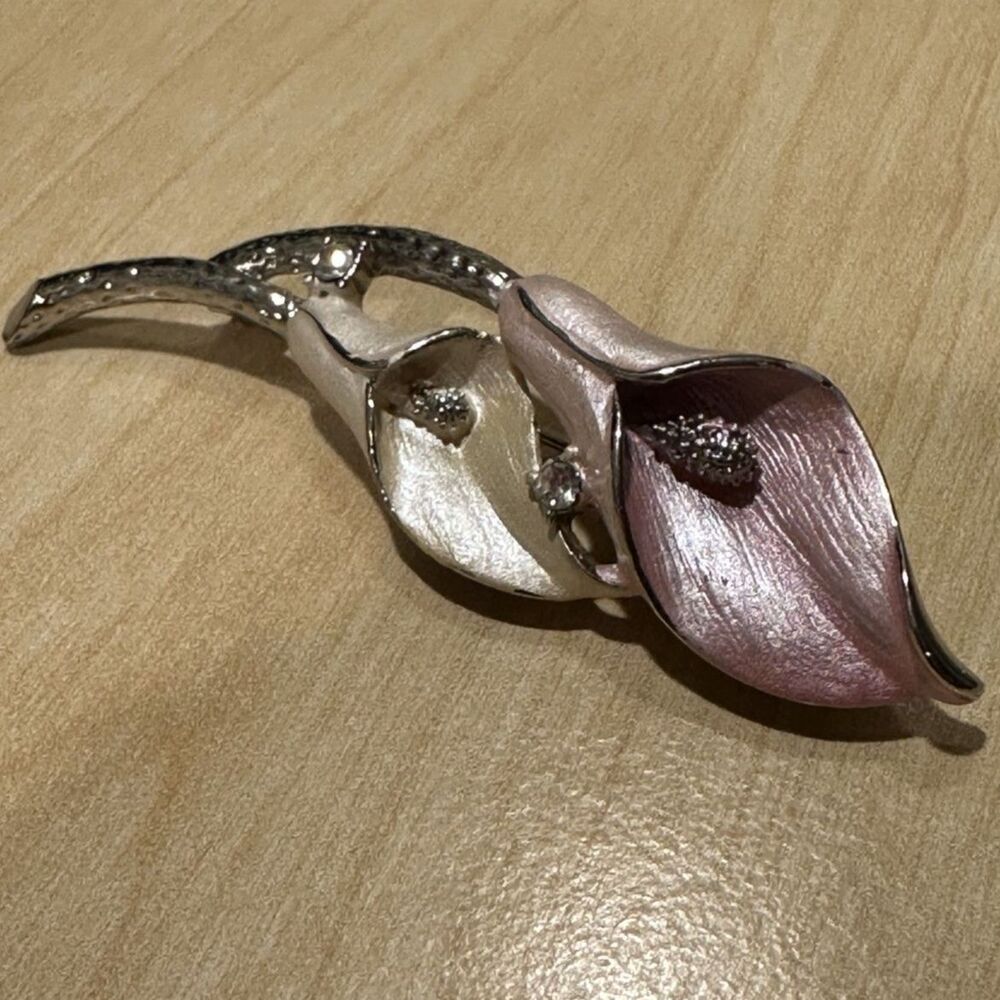 Vintage Silver Tone Pink Cream Enamel Calla Lily Brooch Pin Rhinestone